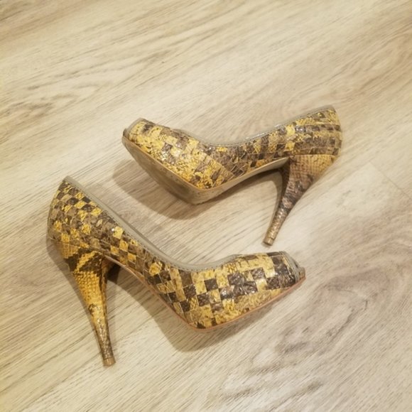 RACHEL Rachel Roy Yellow and Taupe Heels - Picture 3 of 9